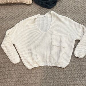 Carly Jean Los Angeles knife sweater in White. Size S/M
